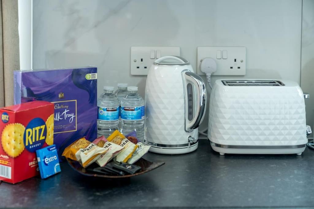 Апартаменты Lux 3Bed Near Wembley With Parking By Oceana Group - Sleeps 8 Харроу Экстерьер фото