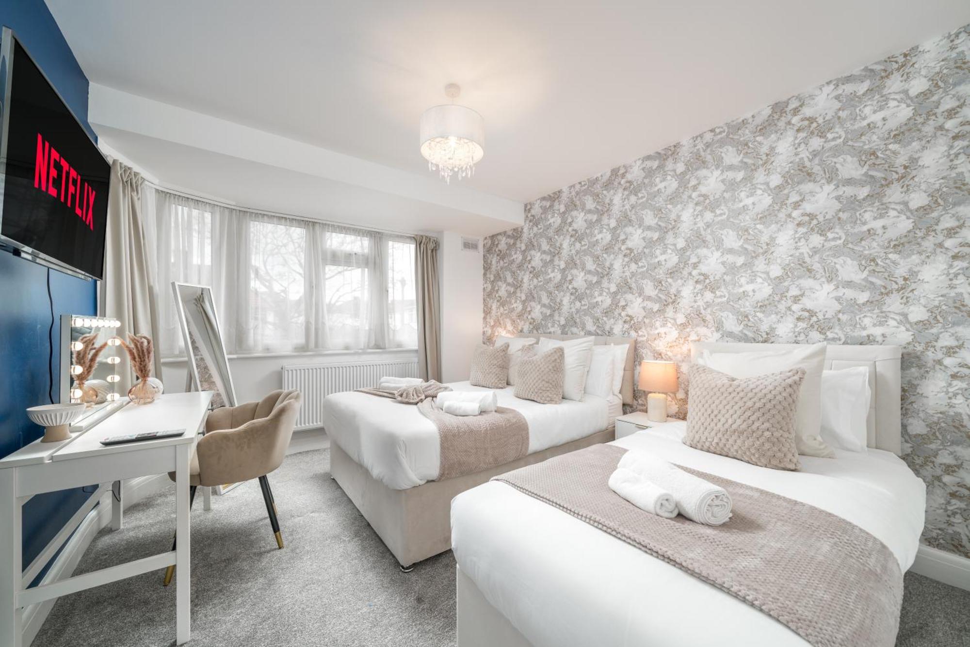 Апартаменты Lux 3Bed Near Wembley With Parking By Oceana Group - Sleeps 8 Харроу Экстерьер фото